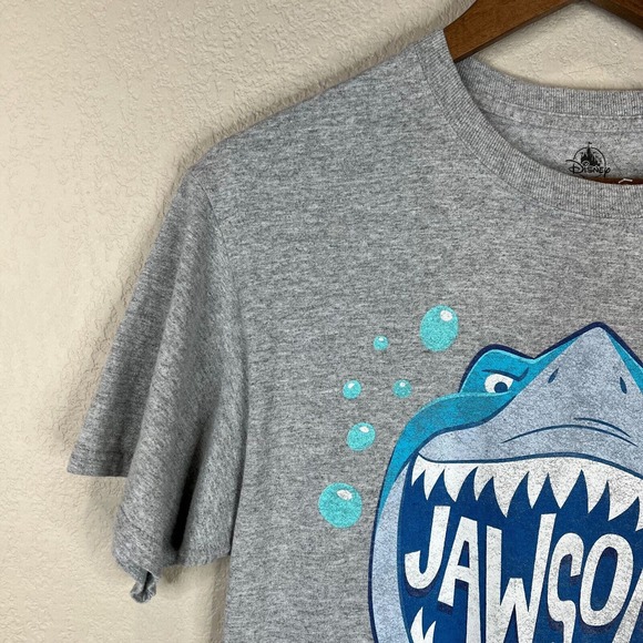 Disney T-Shirt Gray Jawsome Shark Short Sleeve Crew Double Stitch Adult Medium M - Picture 2 of 10